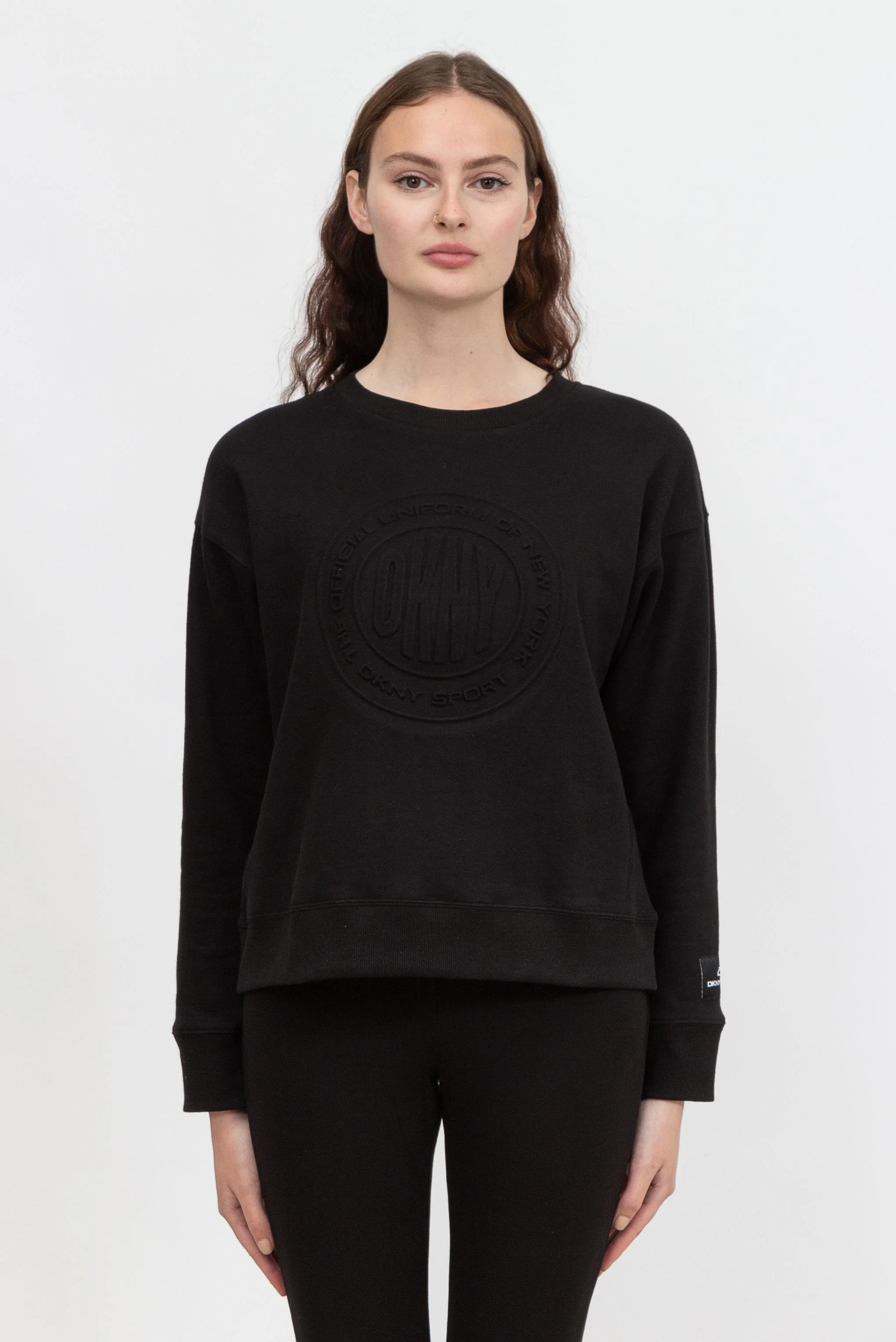 Embossed Medallion C Kadın Bisiklet Yaka Sweatshirt-Siyah - DKNY