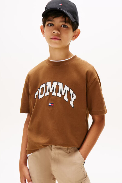 Erkek Çocuk Varsity Raised Print Kısa Kollu T-Shirt - Kahverengi - Tommy Hilfiger