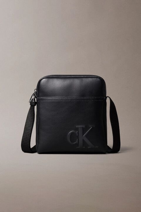 Erkek Embossed Monogram Logo Reporter Bag Çapraz Askılı Çanta - Siyah 