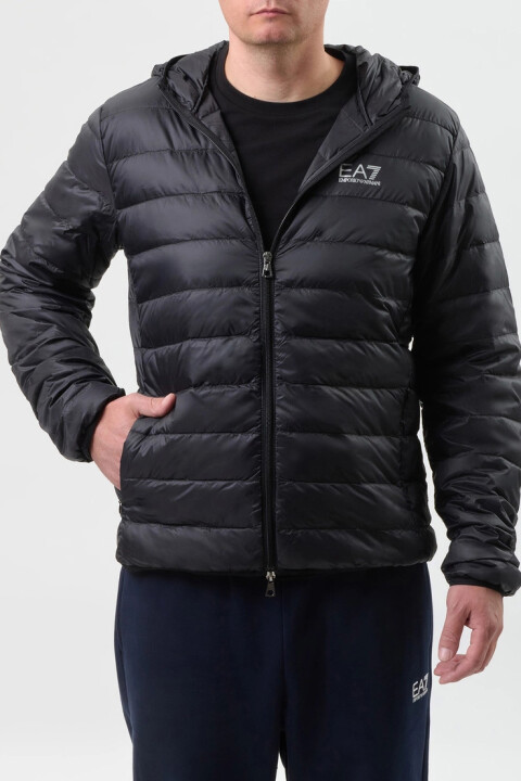 Erkek Kapüşonlu Gümüş Logo Detaylı Ördek Tüyü Dolgulu Mont - Siyah - EA7