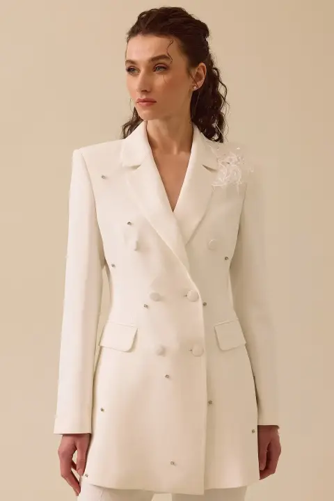 Kadın Aksesuarlı Taşlı Şık Ceket- Ekru - Seçil