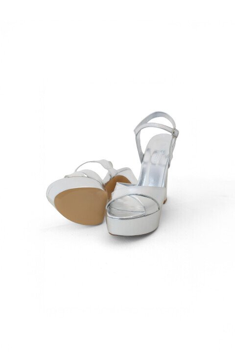 Kadın Çapraz Bantlı Platform Topuklu Sandalet - Gümüş 