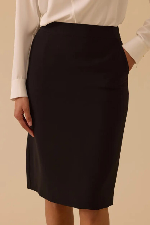 Kadın Cepli Diz Boyu Klasik Etek - Siyah - Seçil