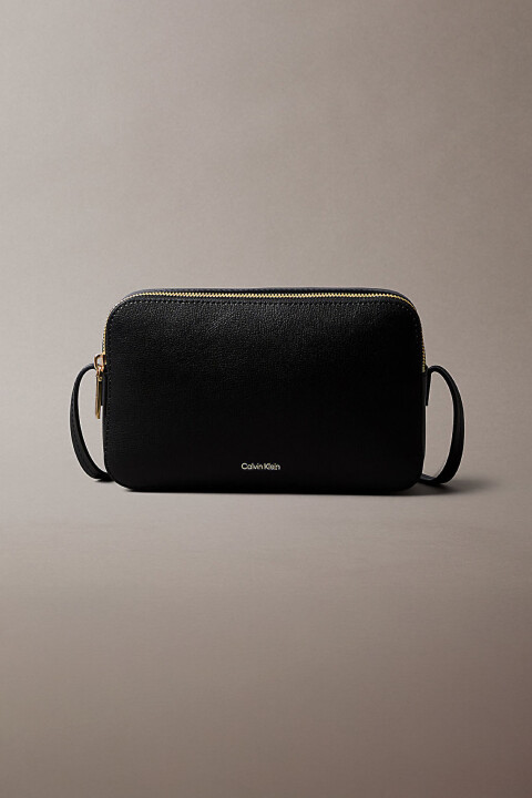 Kadın Foil Logo Elongated Camera Bag Omuz Çantası - Siyah 