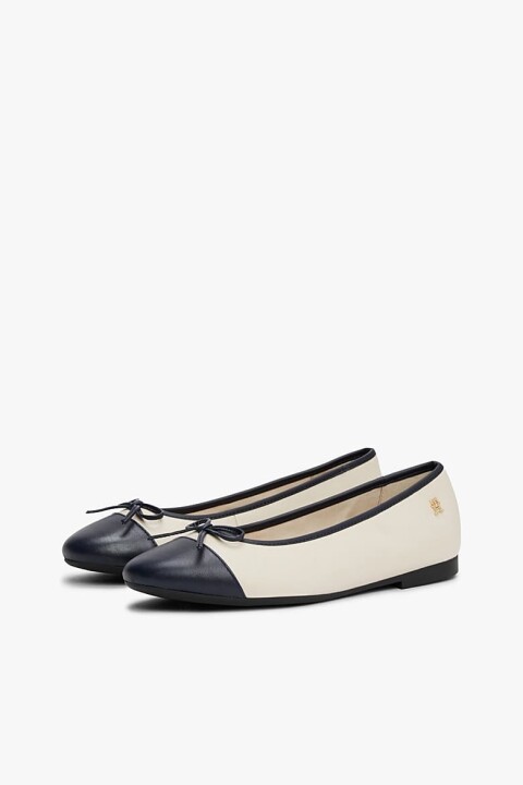 Kadın Grogren Burunlu Babet - Krem/Lacivert - Tommy Hilfiger