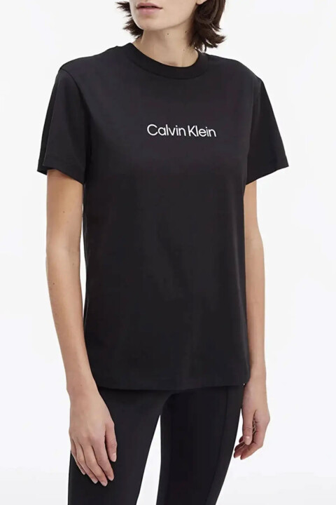 Kadın Hero Logo Regular T-Shirt - Siyah - Calvin Klein