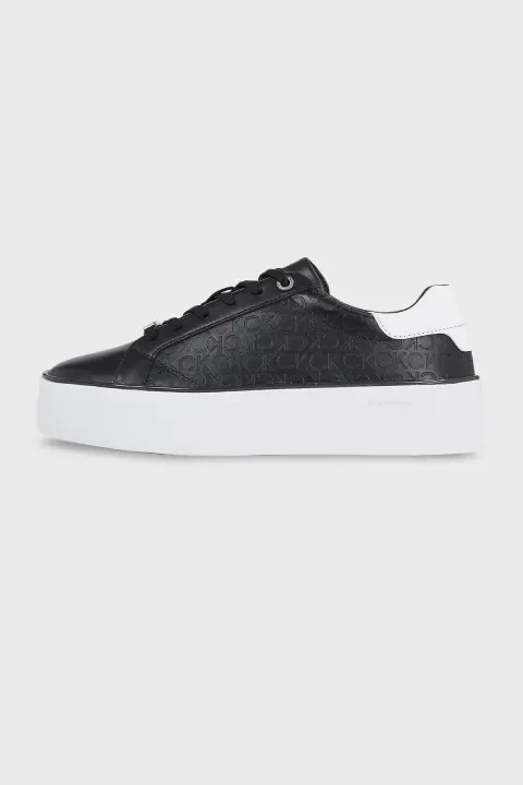 Kadın Marka Logolu Bağcıklı Kaydırmaz Tabanlı Günlük Sneaker - Siyah Beyaz 