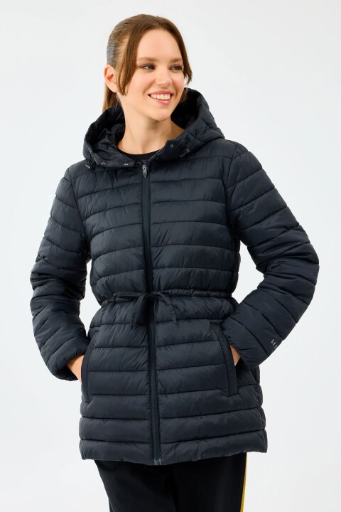 Kadın Regular Fit Kapitone Mont - Siyah - Skechers