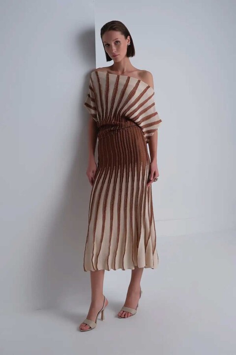 Kadın Sim Detaylı Kayık Yaka Bluz - Kahverengi - Join Us