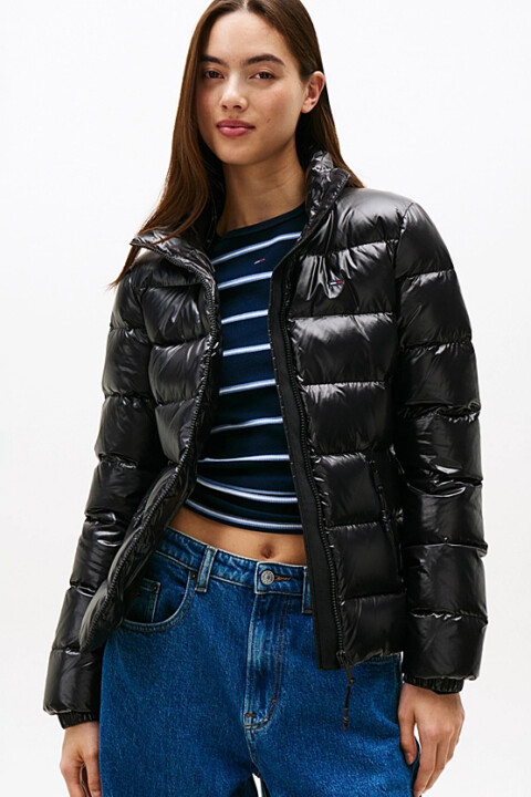 Kadın Slim Fit Parlak Görünümlü Şişme Mont - Siyah - Tommy Hilfiger