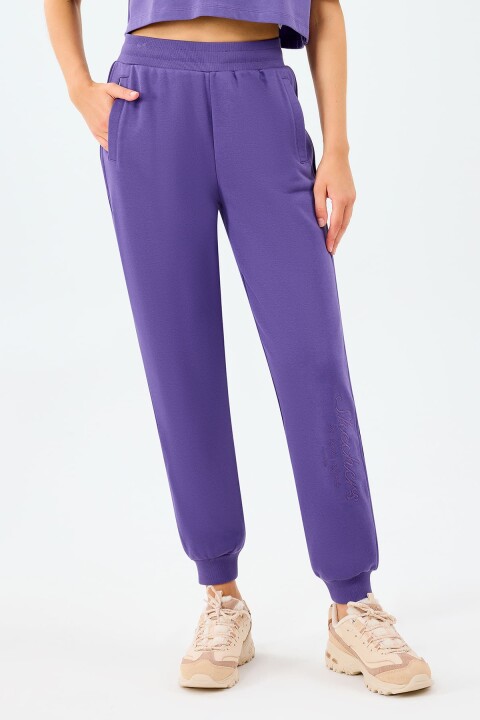 Kadın Standart Kalıp Paçası Lastikli Logolu Eşofman Altı - Mor - Skechers