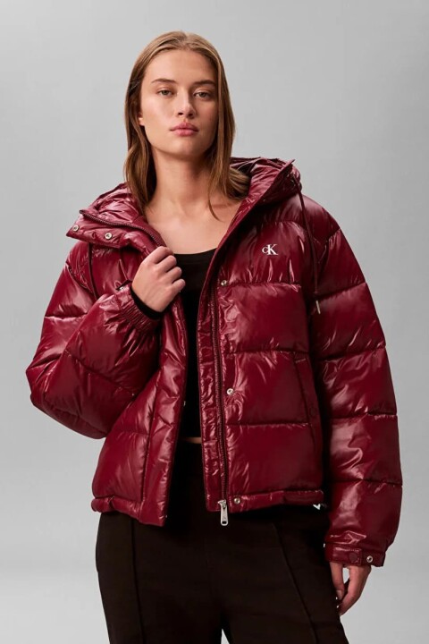 Kadın Tam Kalıp Dik Yaka Parlak Şişme Mont - Bordo - Calvin Klein