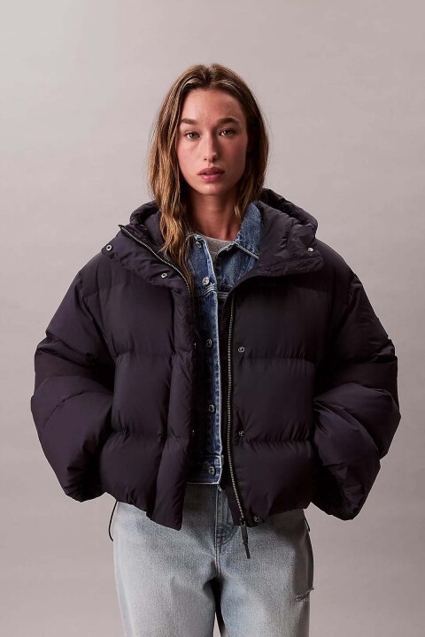 Kadın Tam Kalıp Kısa Kapüşonlu Şişme Mont - Siyah - Calvin Klein